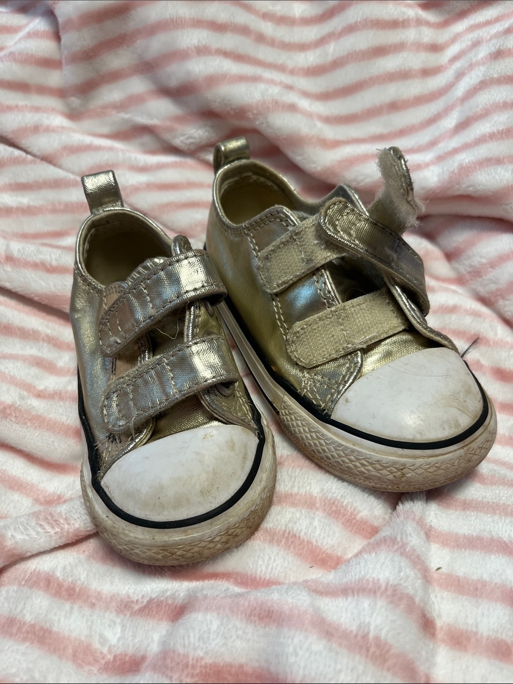 Converse Kids Metallic Gold Velcro Sneakers with White Toecaps
